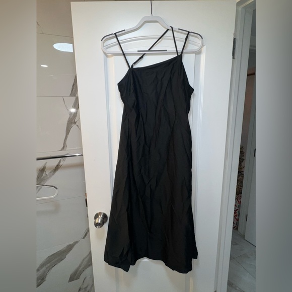 Fun strap black dress- simple - Picture 2 of 3